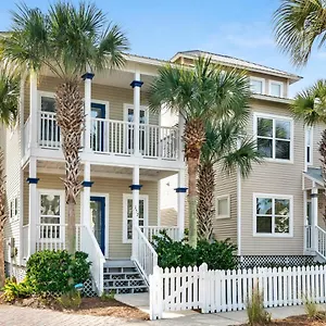3-story-retreat-home-10-mn-walk-to-beach-gulf-views.hotels-destin.com/