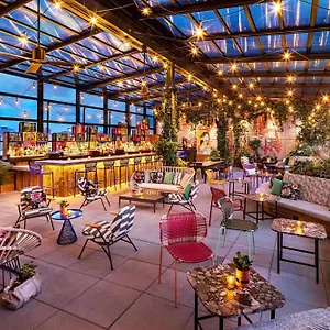 מלון Moxy Nyc East Village, ניו יורק